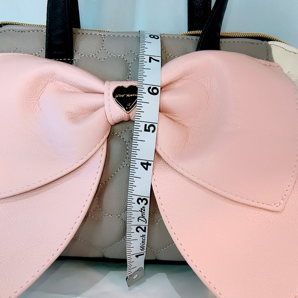NWOT BETSEY JOHNSON Vegan Quilted Glam Garden Bow Satchel - Picture 11 of 15